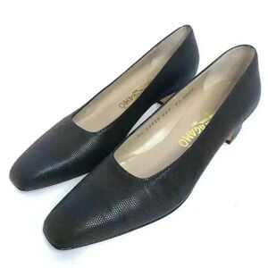 Salvatore Ferragamo Vintage Green Suede Dotted Heels Leather Pumps Size 8.5 AAAA